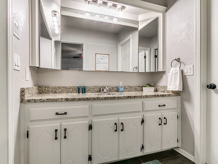 1700 Whispering Creek Dr — Photo 9