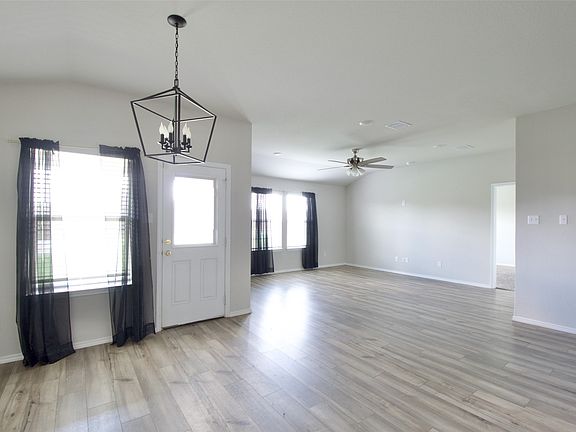 4th image of 7009 Llano Dr
