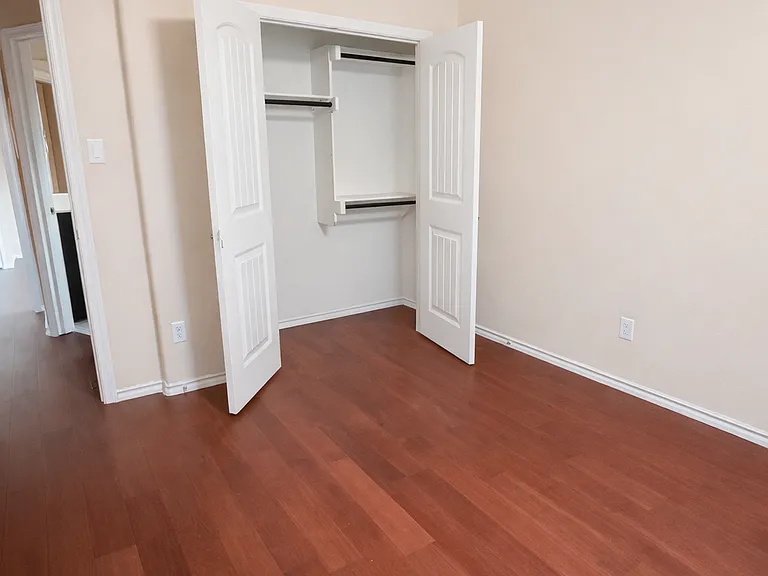 480 Spring Dr — Photo 11