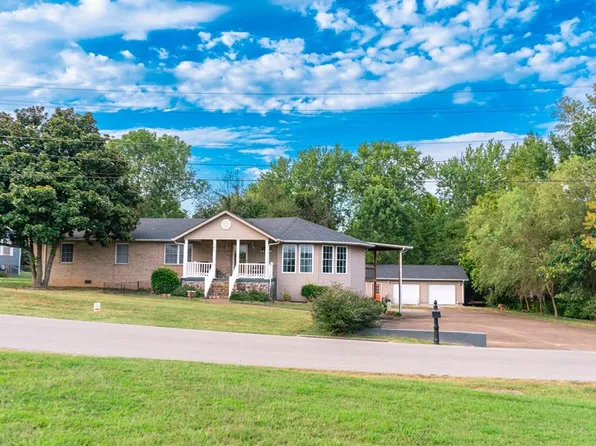 246 Country Club Ln, Madisonville, KY 42431
