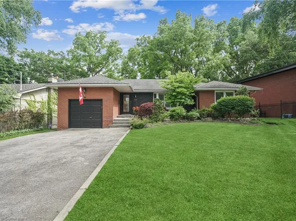 121 Grant Blvd, Hamilton, ON L9H 4L9