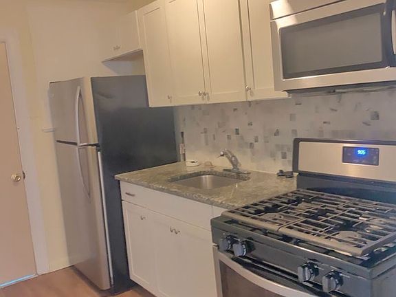3rd image of 2117 Clarke St APT B