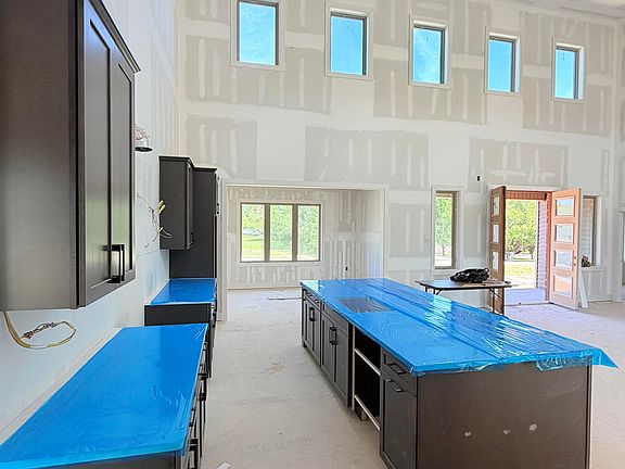 3rd image of 50 Wiggins Rd