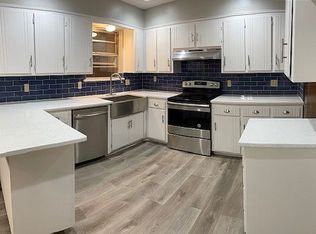 10301 Glascow Dr, Yukon, OK 73099
