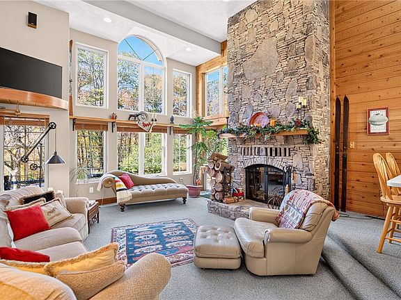 3rd image of 282 Deer Ridge Ln