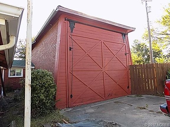 3rd image of 400 Grimes Ave