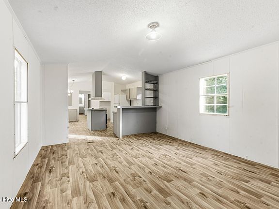 5th image of 1216 Roberdel Road