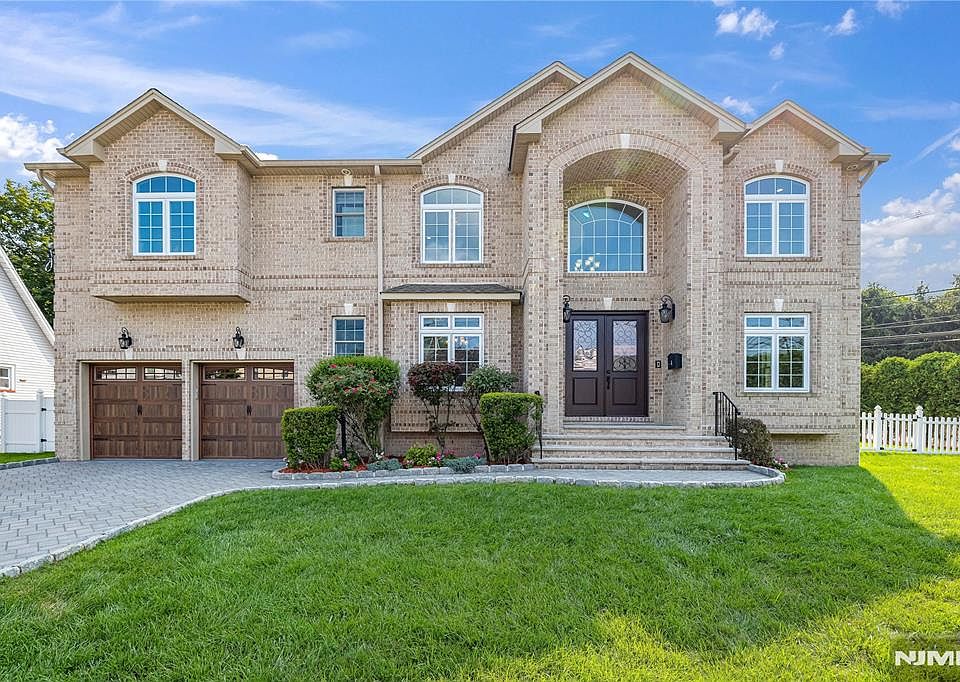 1st image of 4 Holland Avenue