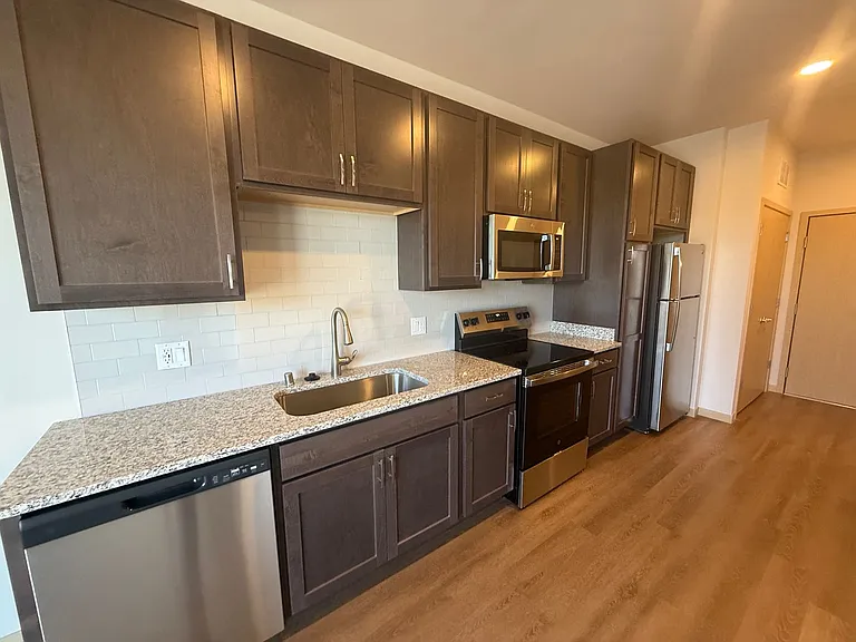 Mira Apartments — Photo 49
