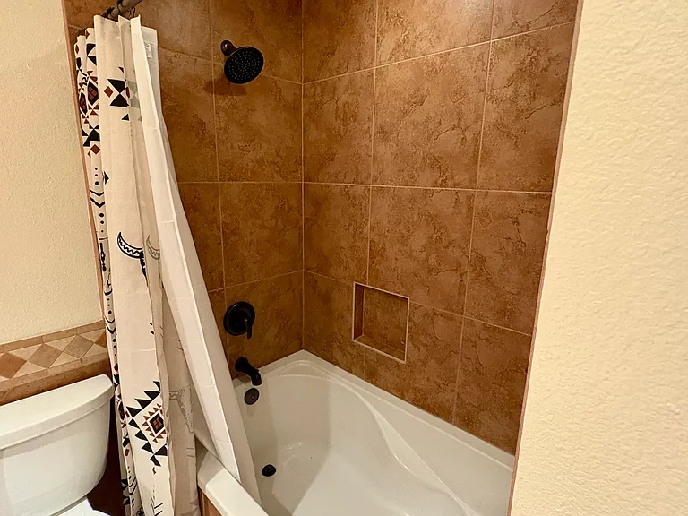 1410 E Bishop Dr — Photo 9