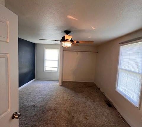 4th image of 423 T St #1/2
