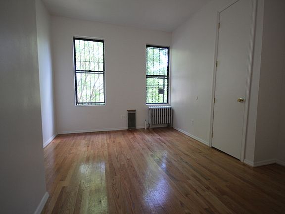4th image of 228 Boerum St APT 2L