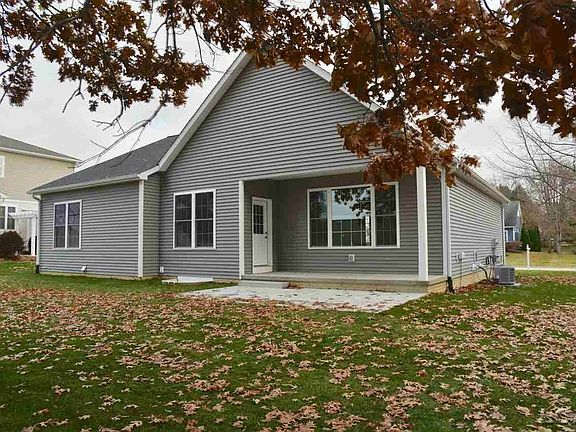 2nd image of 809 Woodstock Ln