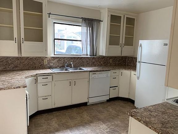4th image of 12748 35th Ave NE APT 4