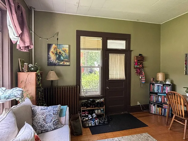 427 6th St SE — Photo 5