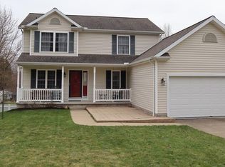 1934 Cherrywood Ln, Akron, OH 44312