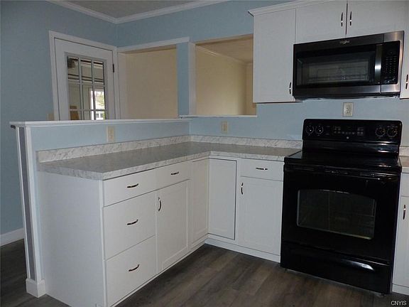 3rd image of 1313 Pioneer Ave