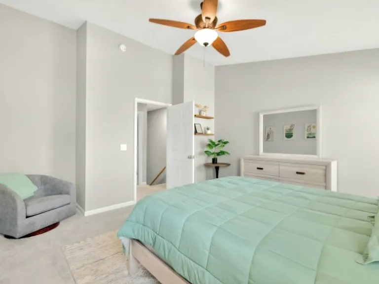 1011 Wolves Den Pl — Photo 21