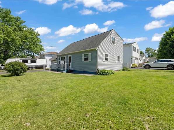 104 Rahway Rd, Rochester, NY 14606