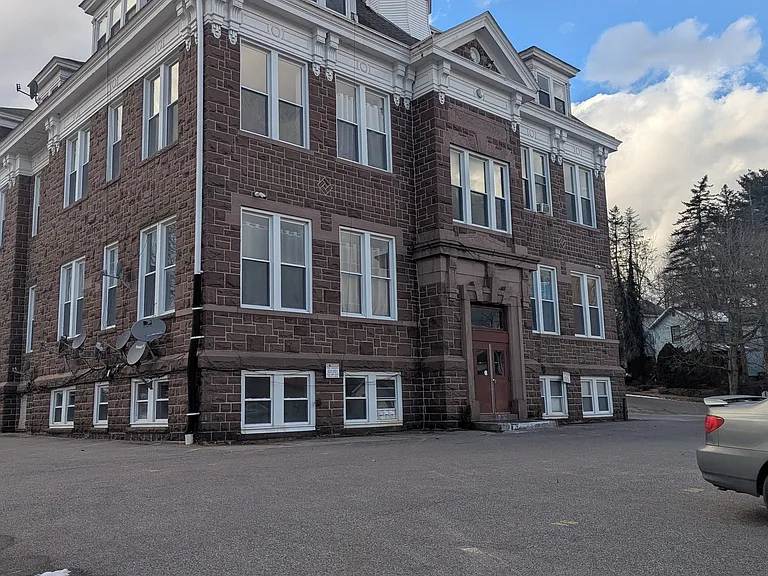 300 Elmira St #8 — Photo 2