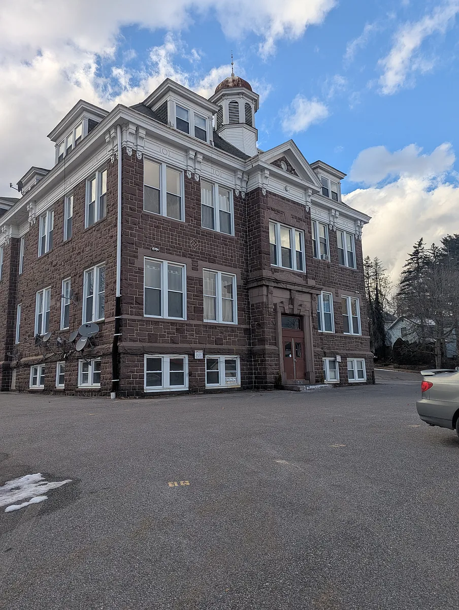 Building Photo - 300 Elmira St #8
