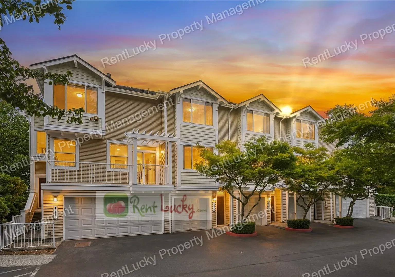 Just Updated! Gorgeous 2-Bedroom Townhome W/2-Car Garage In Cambridge Neighborhood In Bothell! — Photo 1