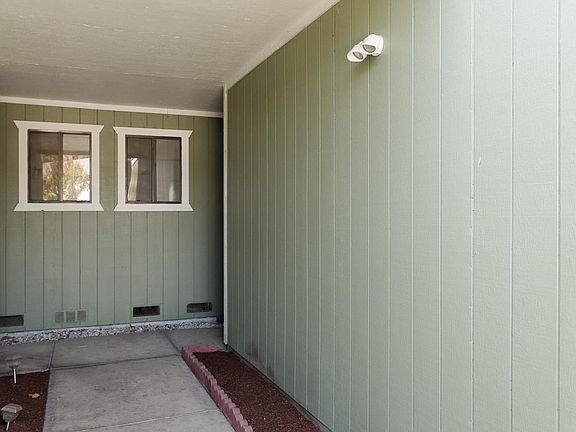 3rd image of 495 Winchester Dr