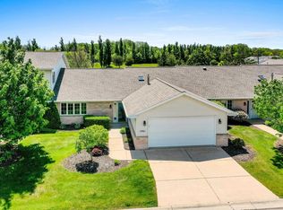 1561 River Pines Dr, Green Bay, WI 54311