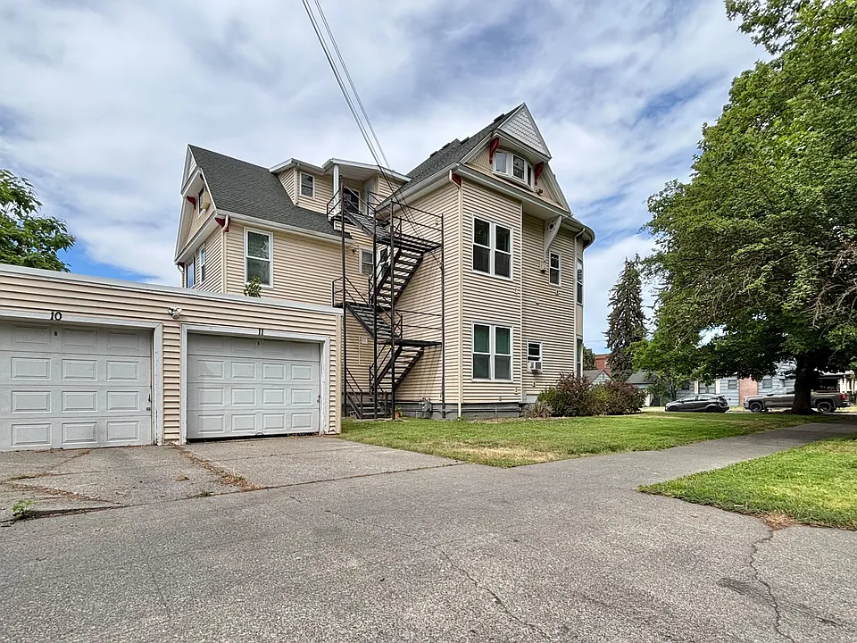 176 S Chestnut St #8
