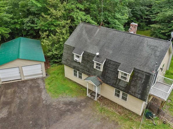 173 County Woods Road, Newport, ME 04953