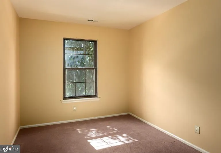 140B Bradford Ct #B — Photo 19