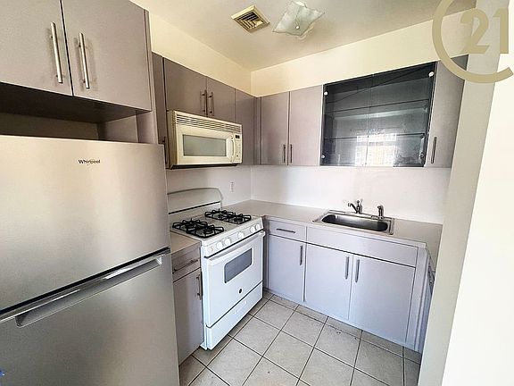 4th image of 2310 65th St APT 3A