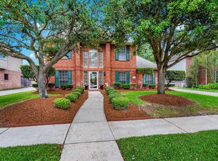 3706 Pine Tree Dr, Pearland, TX 77581