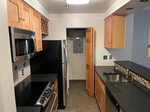 4th image of 234 N Broadway Unit 317