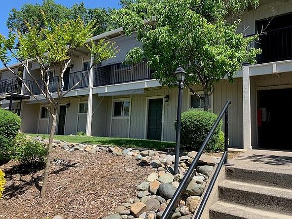 3rd image of 2155 Park Marina Dr APT 2
