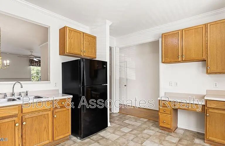 304 Nottinghill Walk — Photo 3