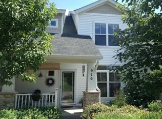 916 New Century Blvd S, Maplewood, MN 55119