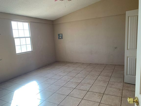 5th image of 12365 W Susan St