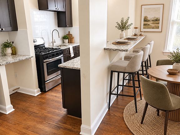 2nd image of 4703 Ravenswood Rd APT 15