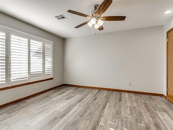 3rd image of 421 Foreman Ave