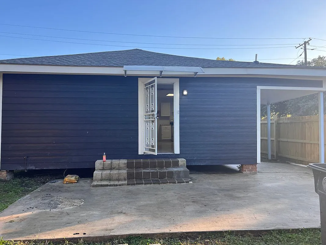 3 bed, 2.0 bath, 1287 sqft, $1,600 — Photo 2