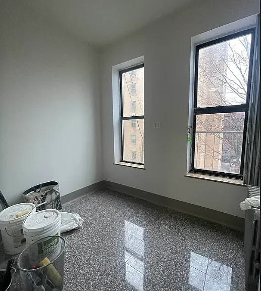 185 Menahan St #3E — Photo 5
