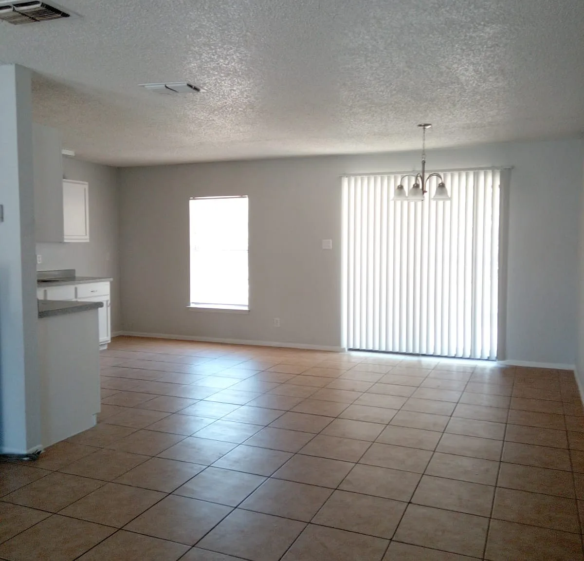 3 bed, 1280 sqft, $1,299 — Photo 2