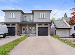 42 5th Ave, Kitchener, ON N2C 1P4