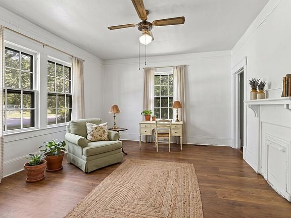 4th image of 92 4th St