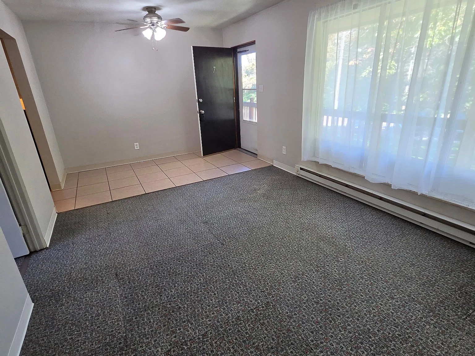 1 bed, 560 sqft, $695 — Photo 3