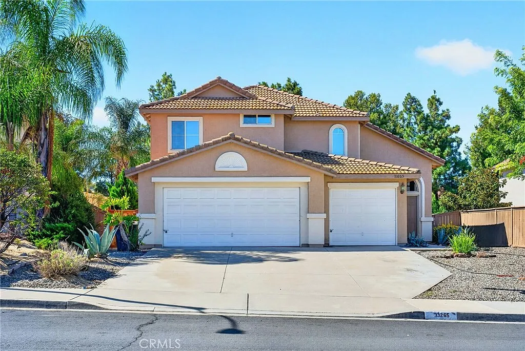 4 bed, 2261 sqft, $3,550 — Photo 1