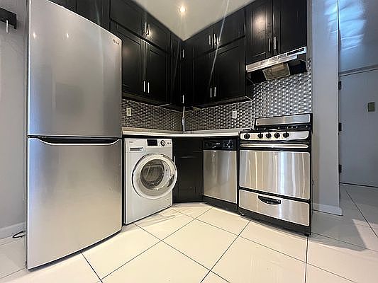 1st image of 350 Manhattan Ave APT 4H