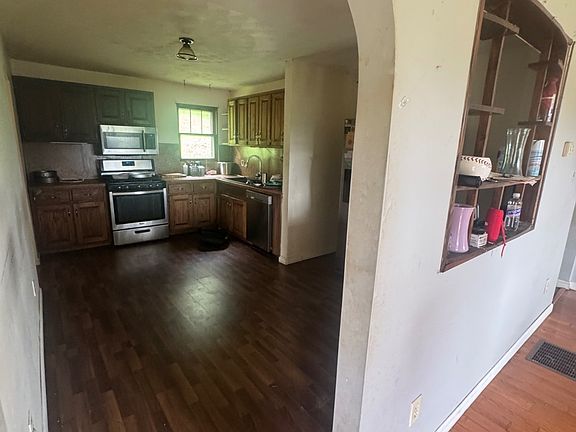 5th image of 927 Beverly Dr