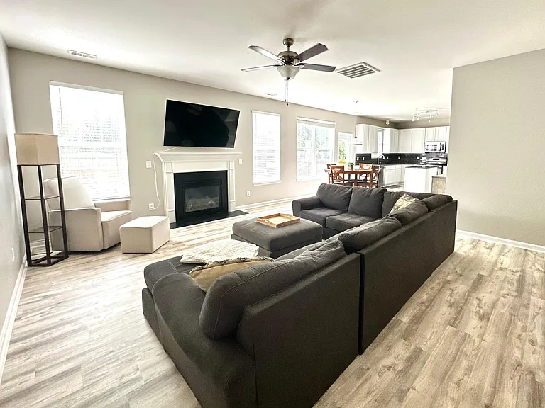 231 Stobhill Ln — Photo 6